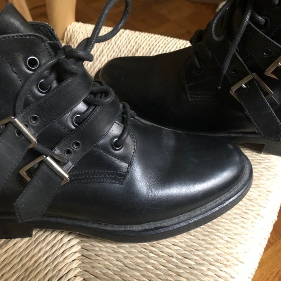 Saint Laurent Ankle Boots - Picture 2 of 8